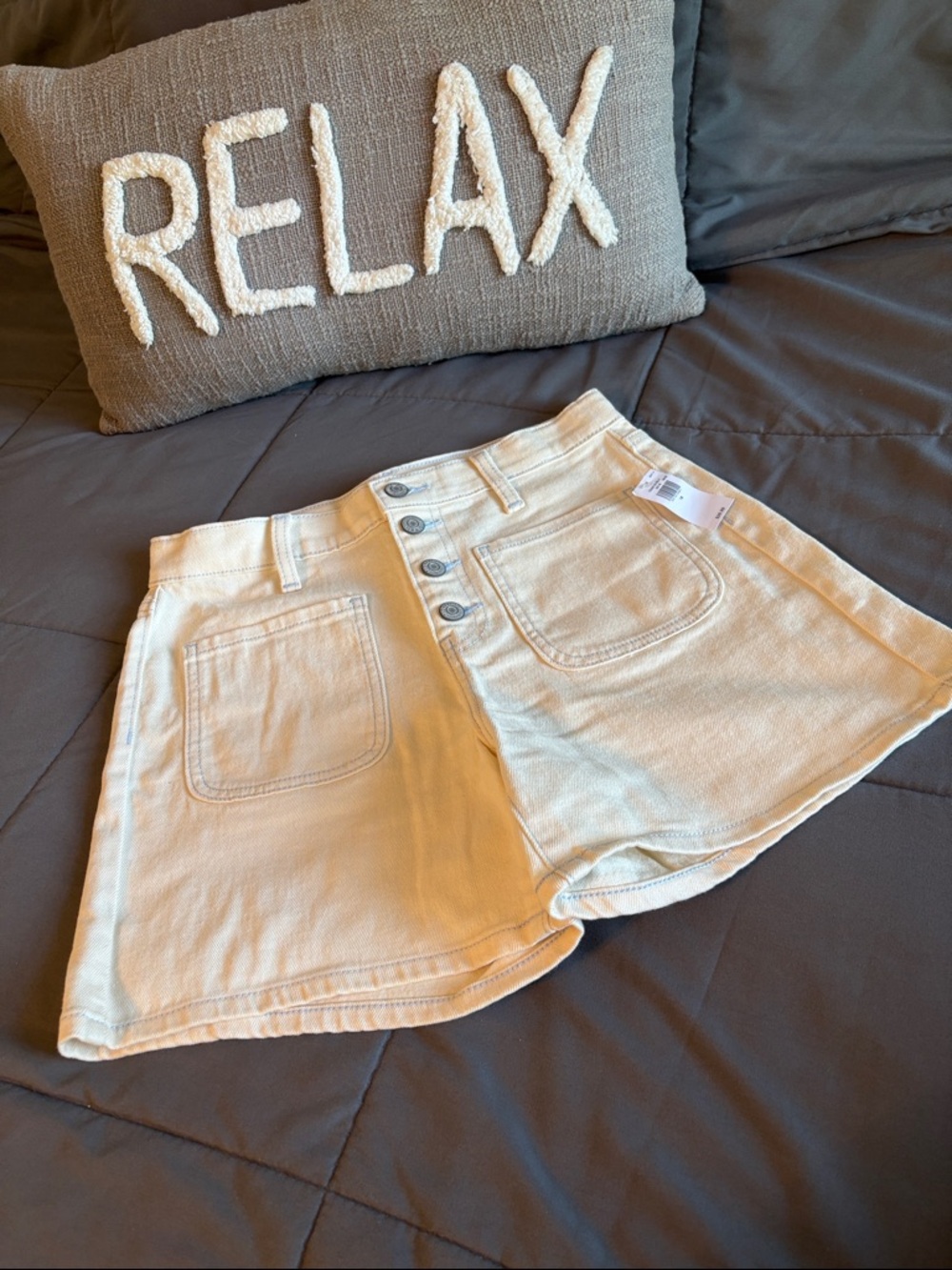 Old Navy High-Waist Cream Oat Blue Denim Shorts Patch Pockets 16 Girls Mariner - Picture 6 of 13